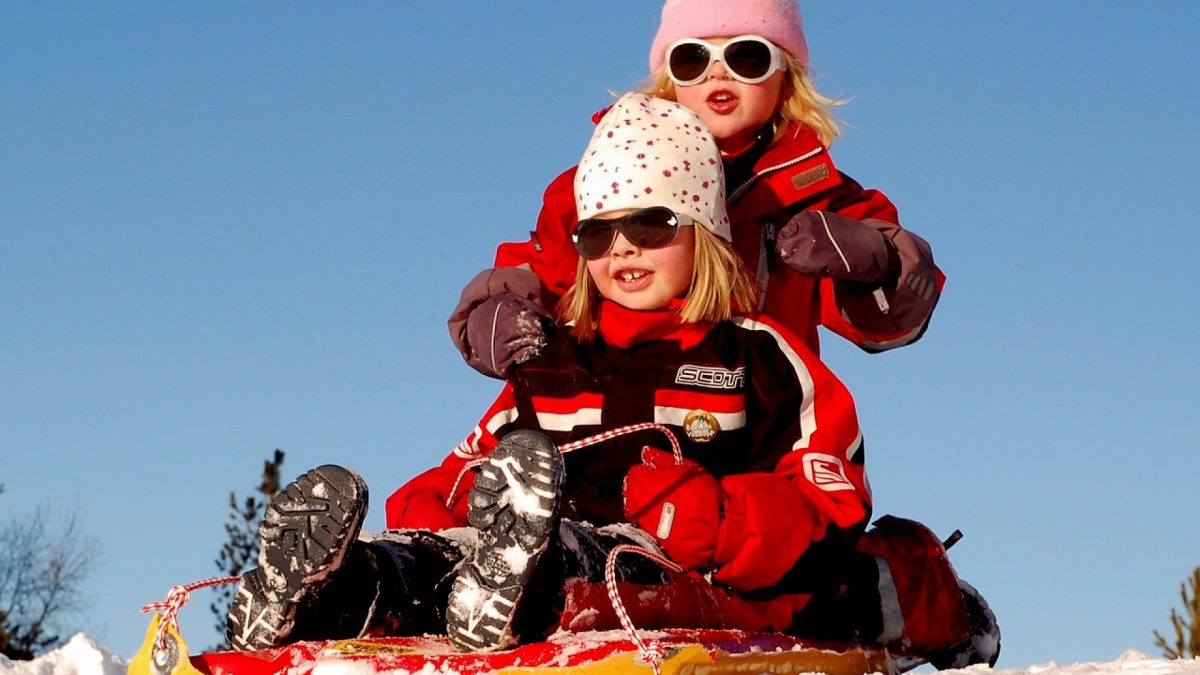 En route pour une bonne descente en luge !