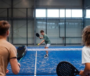 Pickleball et communauté : créer des liens grâce au sport !